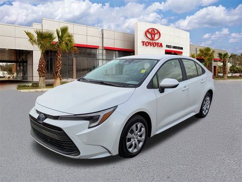 Certified 2024 Toyota Corolla LE image 9