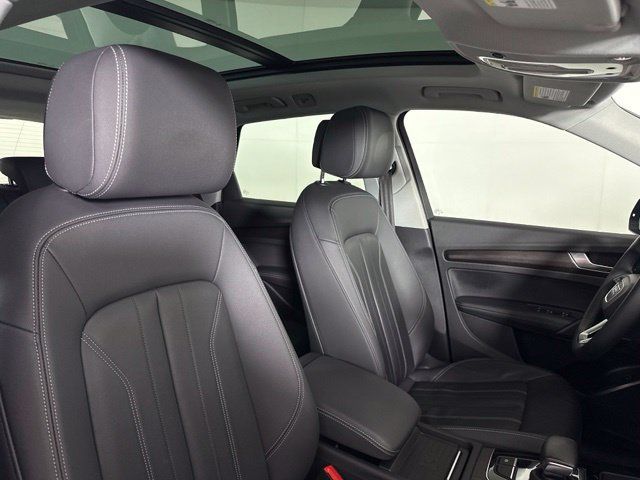 Used 2021 Audi Q5 2.0T Premium Plus w/ Premium Plus Package AWD/4WD image 18