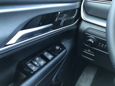 New 2026 Jeep Grand Wagoneer L 4WD image 22