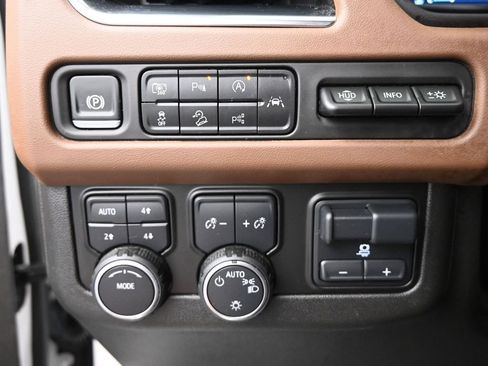 Used 2024 Chevrolet Tahoe High Country w/ Advanced Technology Package image 33