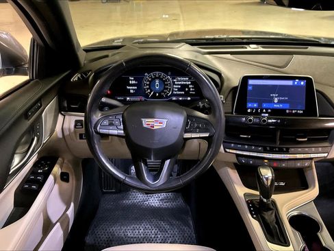 Used 2022 Cadillac CT4 Premium Luxury image 5