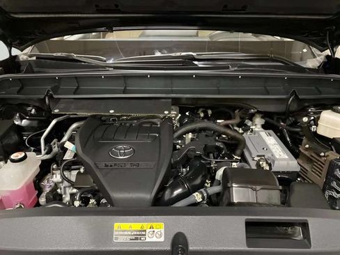 Used 2024 Toyota Highlander Limited AWD/4WD image 86