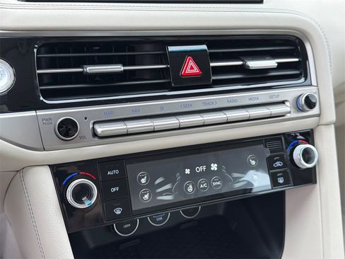 New 2026 Genesis G70 2.5T Prestige image 30