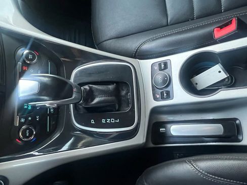 Used 2016 Ford C-MAX Energi SEL image 17