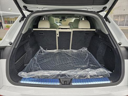 New 2025 Audi Q5 Prestige image 7