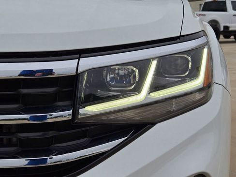 Used 2022 Volkswagen Atlas Cross Sport SEL AWD/4WD image 31
