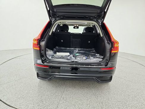 New 2026 Volvo XC60 B5 Plus w/ Protection Package Premier AWD/4WD image 19
