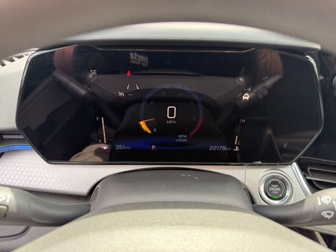 Used 2025 Chevrolet Trax LT image 39