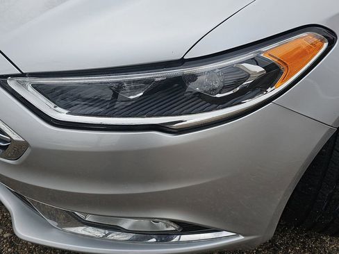 Used 2017 Ford Fusion Energi SE image 32