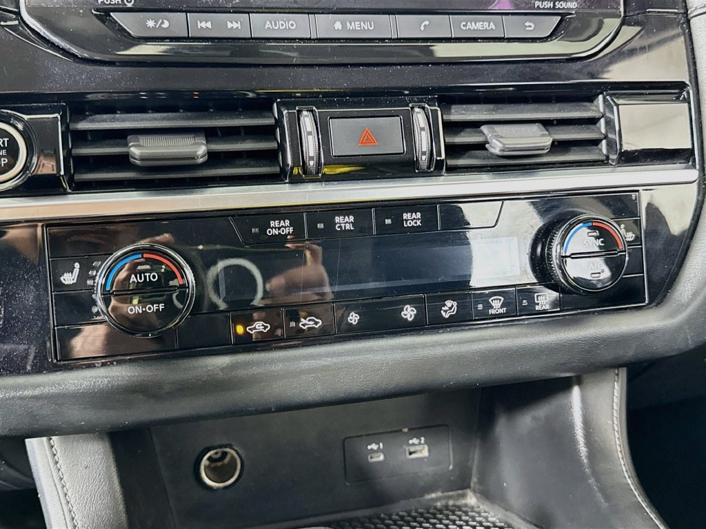 Used 2022 Nissan Pathfinder SV FWD image 12