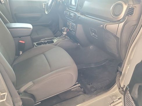 Used 2021 Jeep Gladiator Sport AWD/4WD image 13