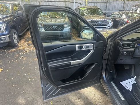 Used 2022 Ford Explorer Limited w/ Equipment Group 301A image 15