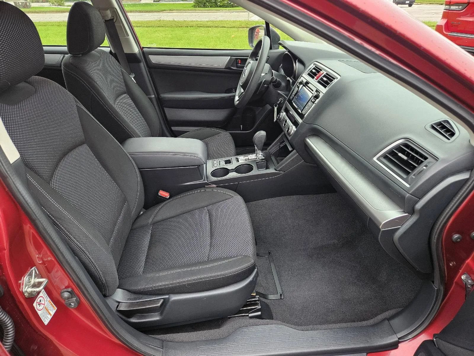 Used 2019 Subaru Outback 2.5i AWD/4WD image 18