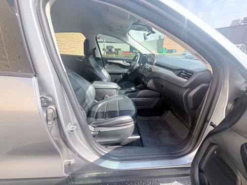 Used 2022 Ford Escape SEL w/ Technology Package image 11