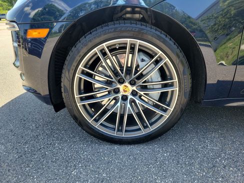 Used 2021 Porsche Macan Turbo AWD/4WD image 11