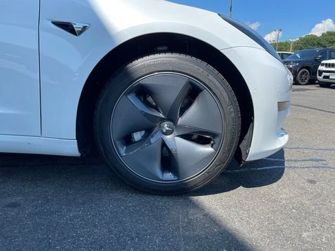 Used 2020 Tesla Model 3 Standard Range Plus RWD image 28