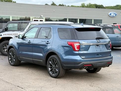 Used 2019 Ford Explorer XLT w/ Equipment Group 202A AWD/4WD image 37