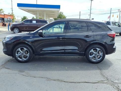 Used 2024 Ford Escape ST-Line w/ Tech Pack #1 AWD/4WD image 4