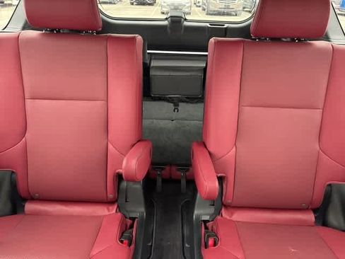 Used 2022 Lexus GX 460 Premium w/ Accessory Package image 20