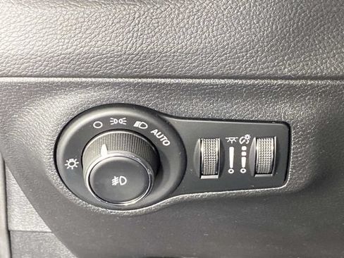 Used 2018 Jeep Compass Latitude w/ Popular Equipment Group AWD/4WD image 14