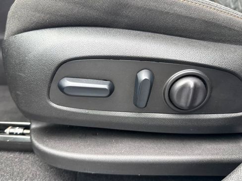 Used 2024 Chevrolet Equinox LT image 19