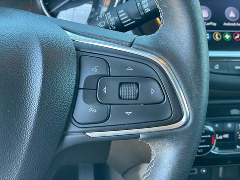 Used 2022 Buick Encore GX Essence FWD image 16