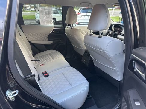 Used 2022 Mitsubishi Outlander SEL image 32