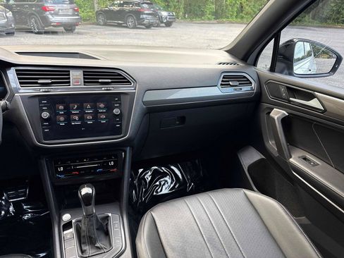 Used 2023 Volkswagen Tiguan SE R-Line FWD image 15