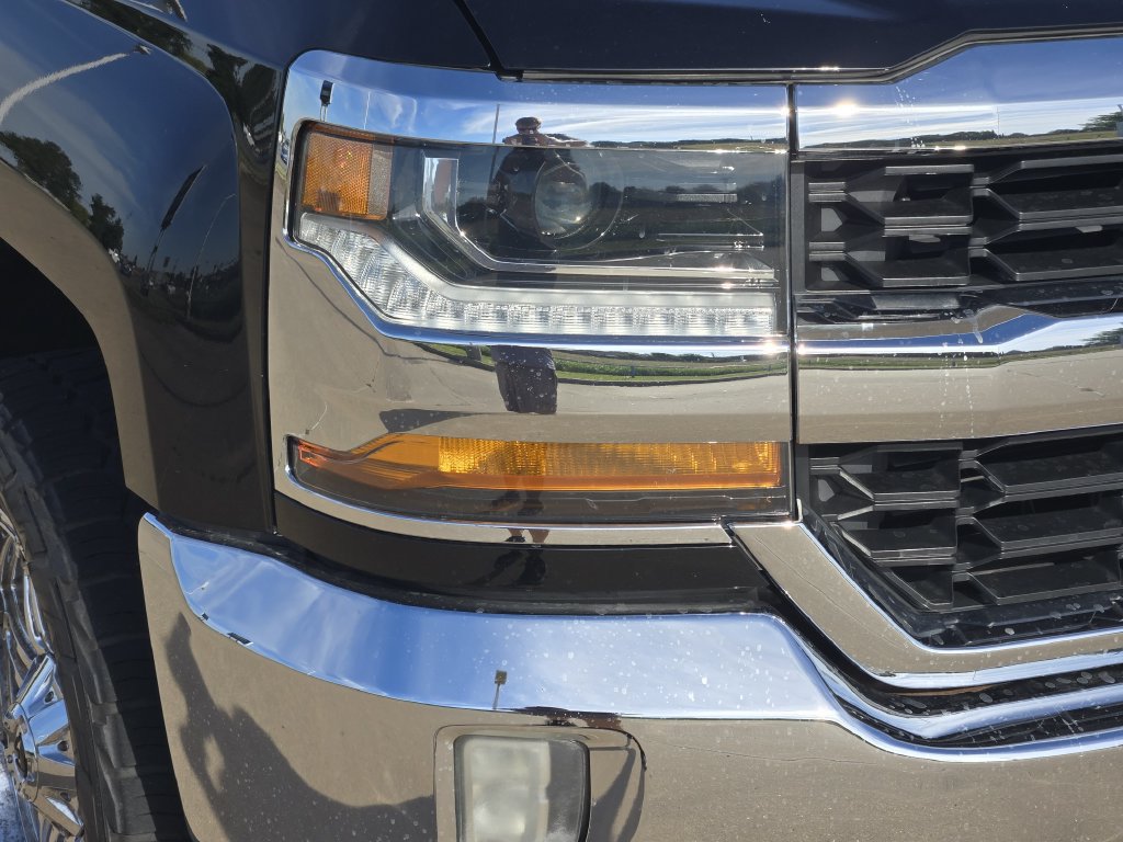 Used 2018 Chevrolet Silverado 1500 LT w/ Texas Edition AWD/4WD image 29