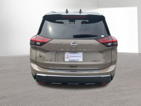 Used 2025 Nissan Rogue SL w/ Tech Package AWD/4WD image 6