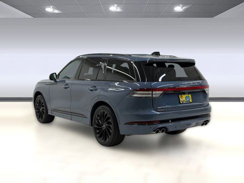 Used 2025 Lincoln Aviator Reserve w/ Equipment Group 201A AWD/4WD image 2