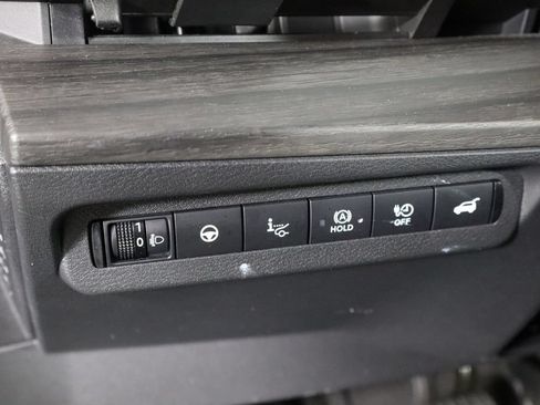 Used 2024 Nissan Ariya FWD image 23