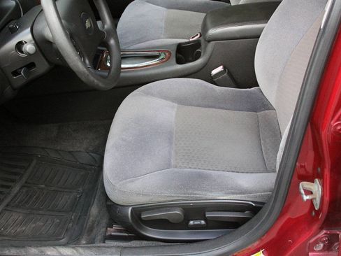 Used 2009 Chevrolet Impala LT FWD image 15