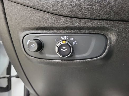 Used 2023 Chevrolet Equinox LT w/ Driver Convenience Package image 32