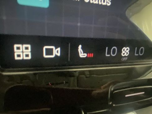 Certified 2025 Volvo XC60 B5 Core image 24