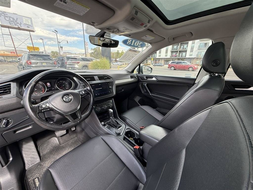 Used 2018 Volkswagen Tiguan SEL AWD/4WD image 21