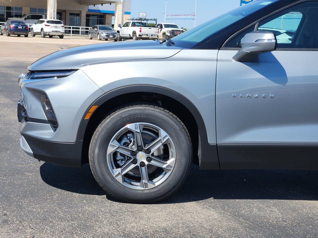 New 2026 Chevrolet Blazer LT w/ Sound & Technology Package FWD image 6