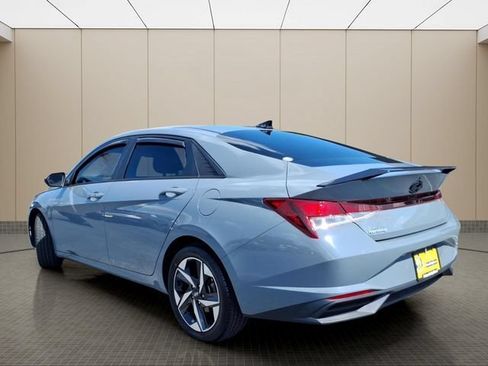 Used 2023 Hyundai Elantra SEL w/ Convenience Package FWD image 13