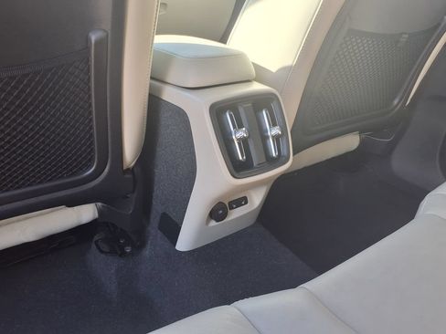 Certified 2023 Volvo XC40 B5 Plus w/ Climate Package AWD/4WD image 24