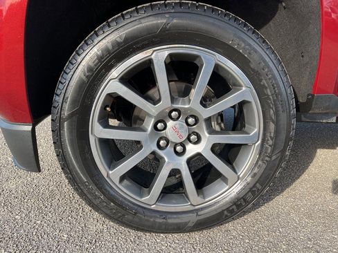 Used 2019 GMC Canyon Denali image 9