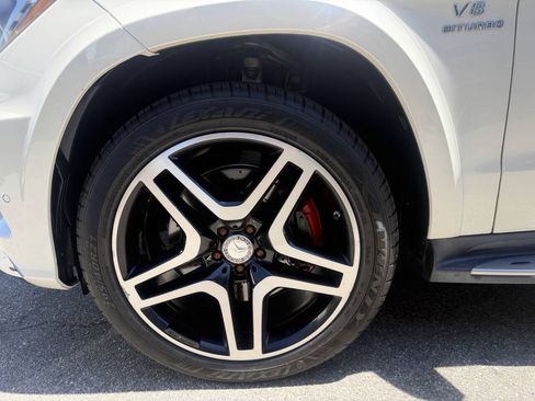 Used 2014 Mercedes-Benz GL 550 4MATIC image 17