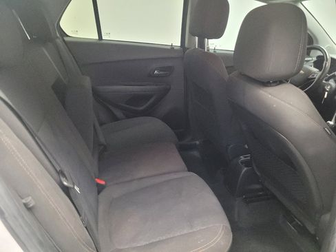 Used 2021 Chevrolet Trax LS w/ Tint and Cruise Package FWD image 19
