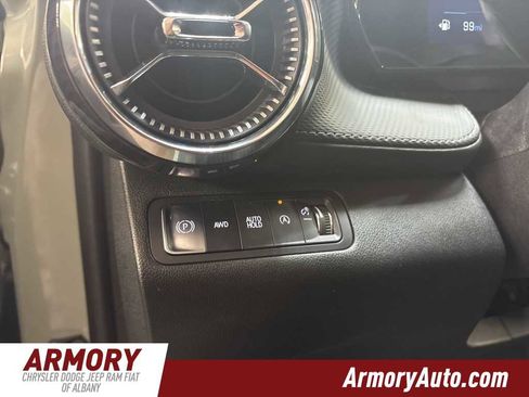 Used 2025 Chevrolet Equinox LT w/ Midnight Edition image 11