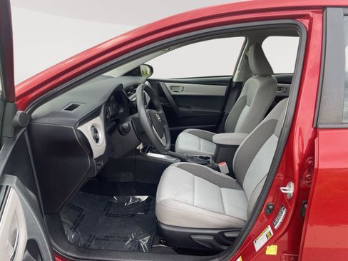Used 2018 Toyota Corolla LE FWD image 12