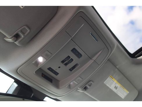 Used 2015 GMC Sierra 1500 Denali AWD/4WD image 30