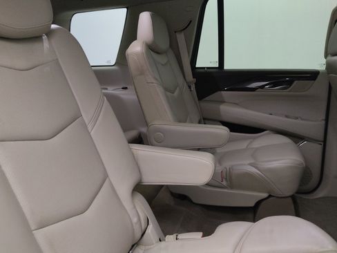 Used 2015 Cadillac Escalade Premium RWD image 19