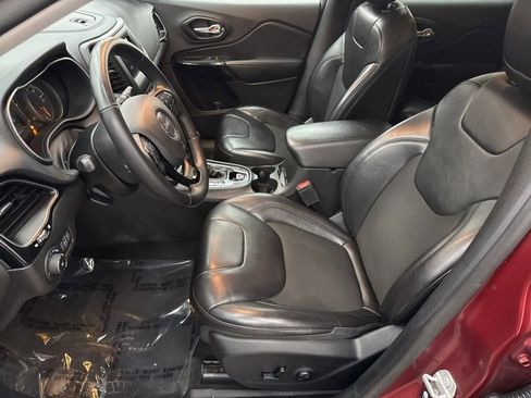 Used 2021 Jeep Cherokee Latitude Plus image 8