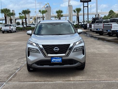 Used 2023 Nissan Rogue SV FWD image 2