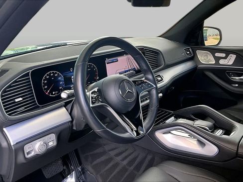 Used 2024 Mercedes-Benz GLS 450 4MATIC image 16