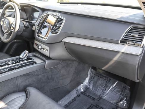 Used 2023 Volvo XC90 T8 Ultimate image 35